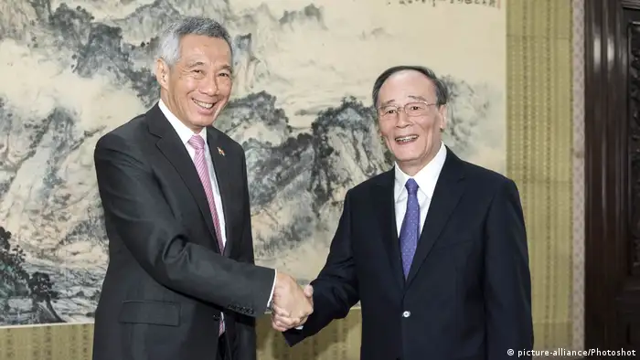 China Treffen Lee Hsien Loong und Wang Qishan