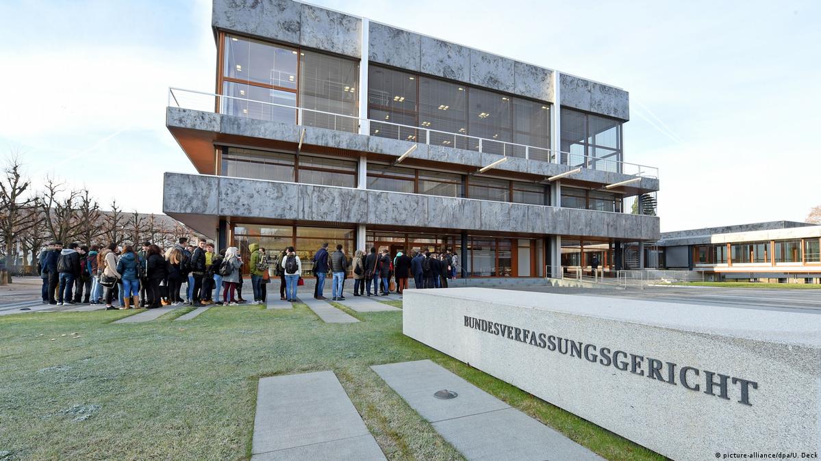 1951 Criado o Tribunal Constitucional Federal alemão DW 28/09/2019