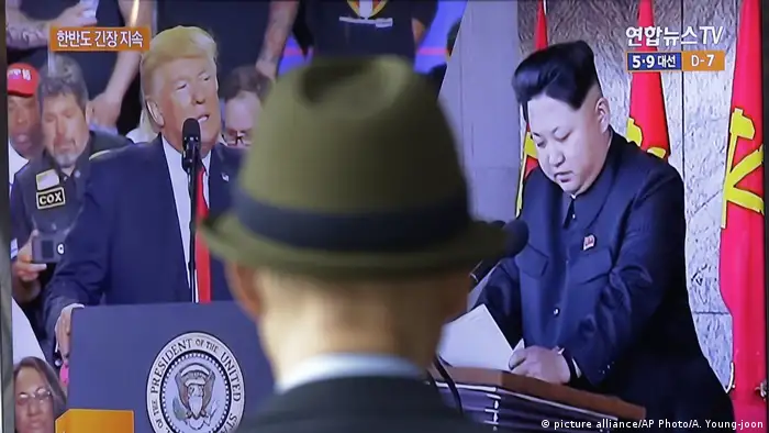 Donald Trump und Kim Jong Un TV Bild in Seoul