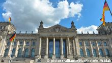 29.08.2017 +++ A front view of the Reichstag building, the seat of the German Parliament.
On Tuesday, August 29, 2017, in Berlin, Germany. (Photo by Artur Widak/NurPhoto) | Keine Weitergabe an Wiederverkäufer.