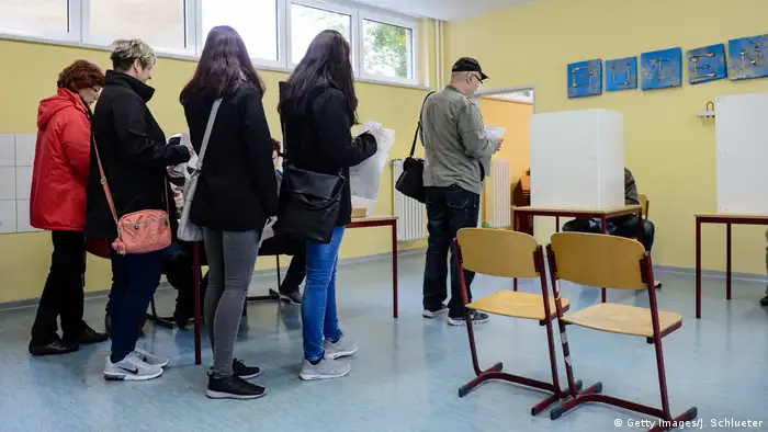 Bundestagswahl 2017 | Wahllokal in Halle (Getty Images/J. Schlueter)