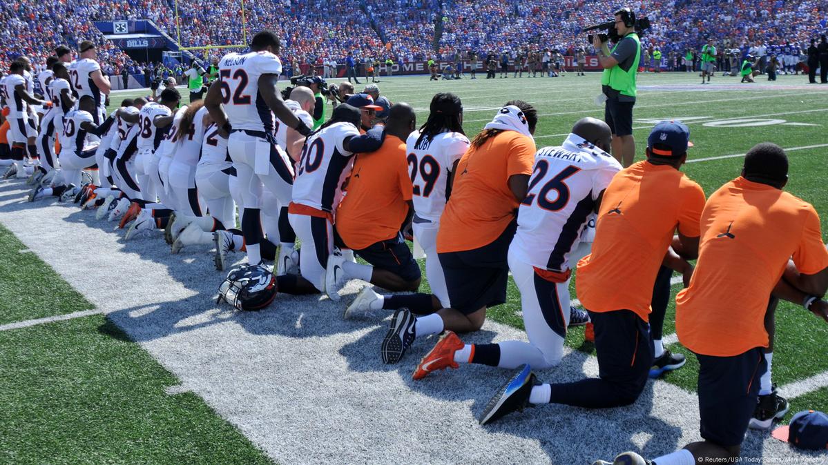 Denver Broncos, Buffalo Bills demonstrate during national anthem