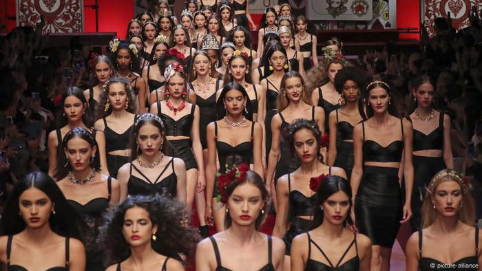 Italien, Mailand, Modenschau, Dolce&Gabbanai