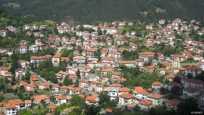 Bulgarien Dorf Momchilovtsi im Rhodopa-Gebirge