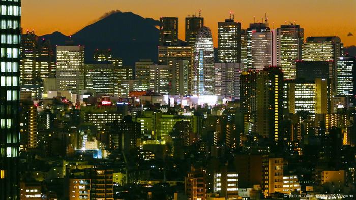 Tokio, Wolkenkratzer (picture-alliance/dpa/K.Mayama)