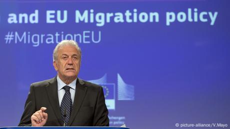 Brüssel, Dimitris Avramopoulos, EU-Kommissar Migration (picture-alliance/V.Mayo)