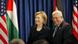 US-Außenministerin Hillary Clinton (links) und Palästinenserpräsident Mahmud Abbas auf einer gemeinsamen Pressekonferenz (Foto: AP) US-Außenministerin Hillary Clinton (links) und Palästinenserpräsident Mahmud Abbas auf einer gemeinsamen Pressekonferenz (Foto: AP)