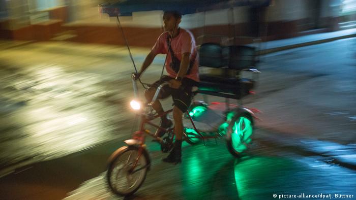 Kuba fährt Rad (picture-alliance/dpa/J. Büttner)