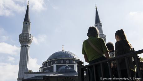 Tag der offenen Moschee in Berlin (picture-alliance/dpa/P. Zinken)