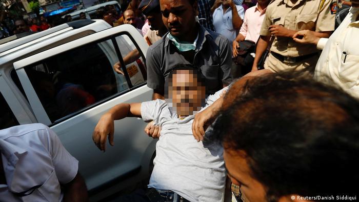 Indien Mumbai Massenpanik auf Fußgängerbrücker (Reuters/Danish Siddiqui)