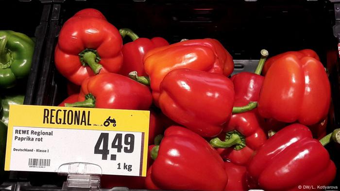 Red peppers from the local region at the Rewe store.