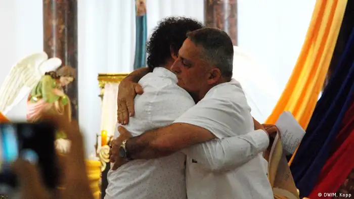 Kolumbien Schritt zur Versöhnung in Granada Pastor Alape und Jaime Montoya (DW/M. Kopp)