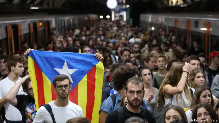Spanien Barcelona Streik für Unabhängigkeit