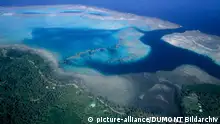 Blick aus der Luft auf das Rainbow Reef an der Küste der Insel Vanua Levu. Vanua Levu ist eine der beiden Hauptinseln des Fidschi-Archipels. Fidschi ist ein Inselstaat im Südwestpazifik. Die 332 Inseln sind überwiegend vulkanischen Ursprungs.(Undatierte Aufnahme) | Verwendung weltweit