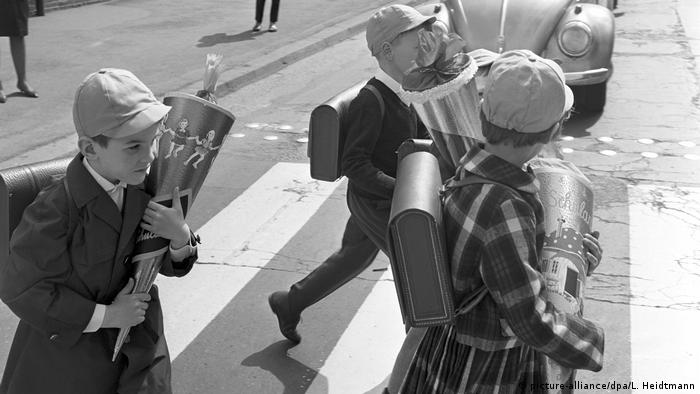 На этой фотографии - гамбургские первоклашки 1963 года