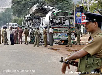今年2月斯里兰卡发生的一起汽车爆炸案造成至少20人丧生。（资料图片）
