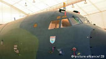 Ein Transall-Transportflugzeug der deutschen Luftwaffe (Quelle: dpa)