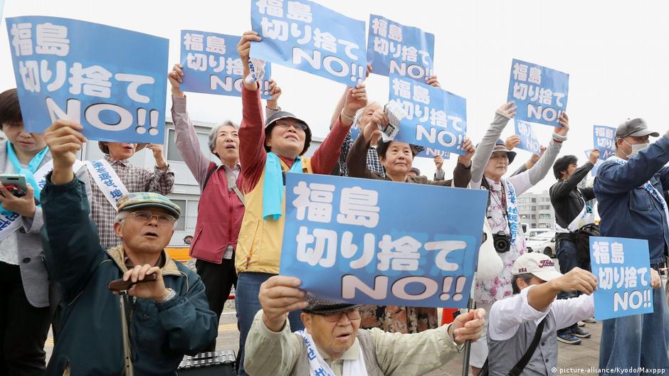 Fukushima court orders Japanese government and TEPCO to pay damages over nuclear disaster | News | DW | 10.10.2017