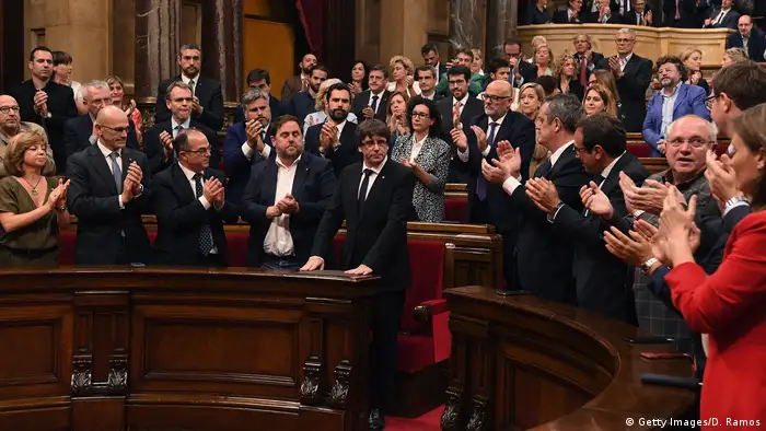 Spanien Parlament in Barcelona Carles Puigdemont (Getty Images/D. Ramos)
