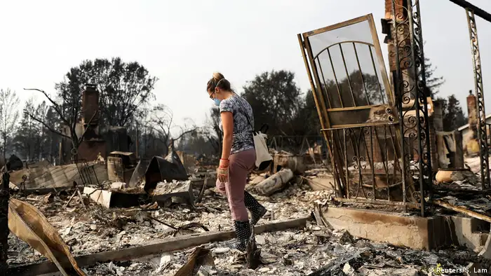 Insgesamt wurden mehr 20.000 Menschen vor den Flammen in Sicherheit gebracht. Viele mussten ihr Zuhause in Windeseile verlassen, oft konnten sie nicht einmal das Nötigste mitnehmen. Nun hoffen die Betroffenen auf Zuschüsse von der US-Behörde für Katastrophenmanagement (FEMA).