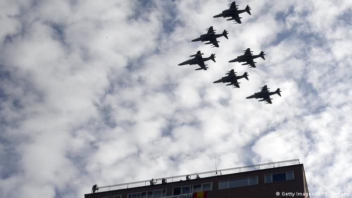 Spanien madrid Eurofighter bei National-Feiertag