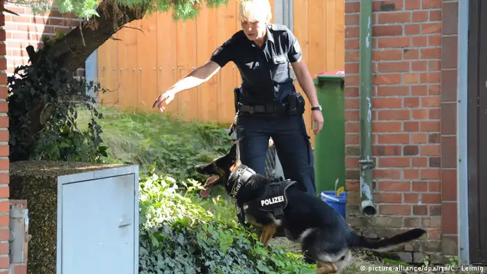 Deutschland Polizeihund | Fahndung in Hamburg