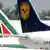Italien Maschinen der Fluggesellschaft Alitalia und Lufthansa