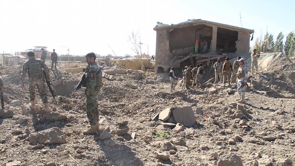 Blutiger Angriff auf Militärbasis in Kandahar DW 19.10.2017