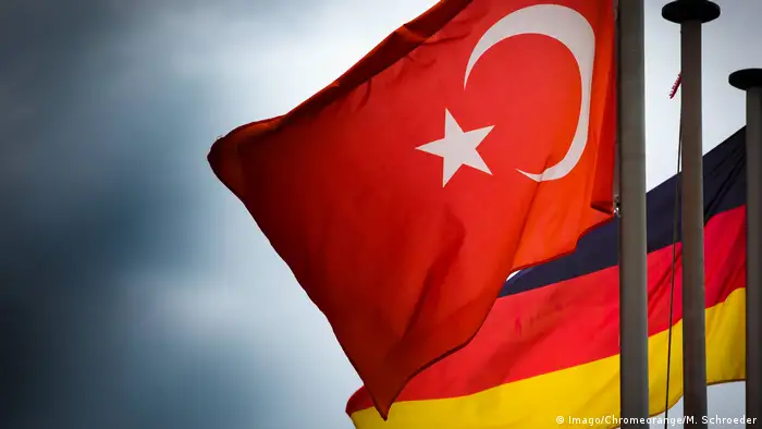 German and Turkish flags (Imago/Chromeorange/M. Schroeder)