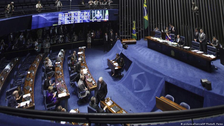 Lula sufre histórica derrota en el Senado antes de elecciones