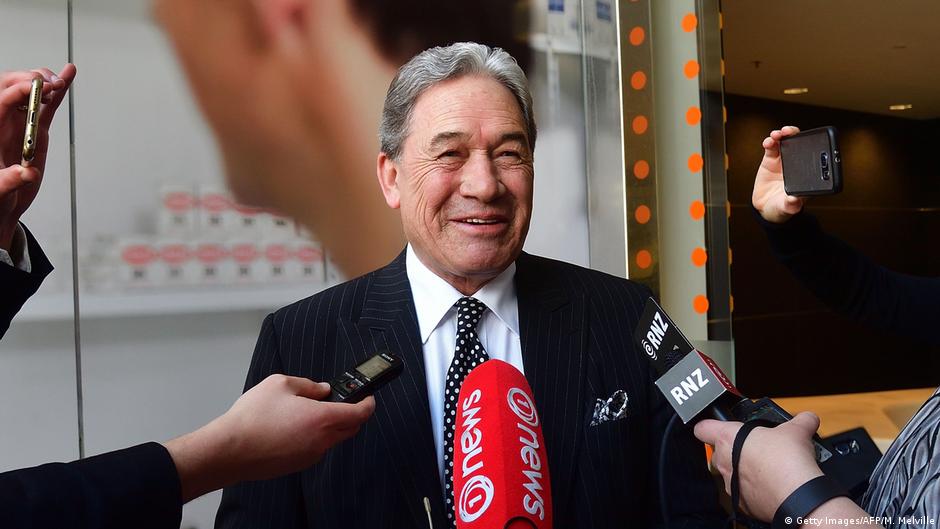 NZ election kingmaker Winston Peters joins with Labour – DW – 10/19/2017