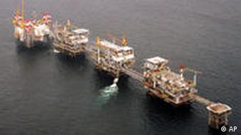 Plataforma em Cabinda, território rico em petróleo