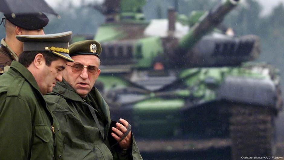 Generali Pavković i Lazarević, fotografija iz septembra 2000.
