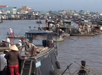 交通繁忙的湄公河（越南境内）
