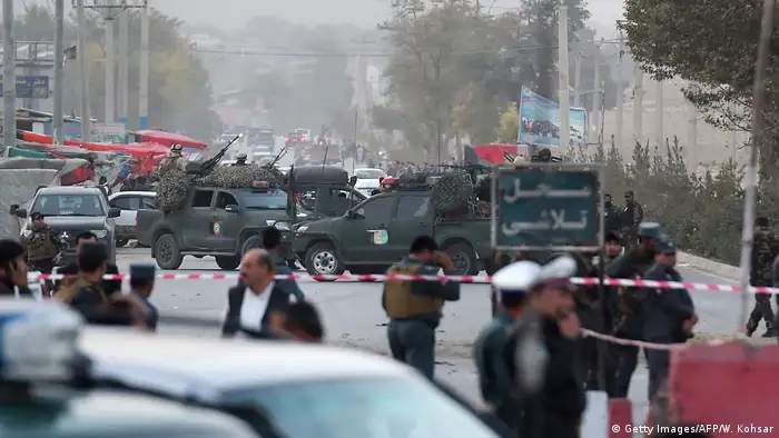 Afghanistan Selbstmordattentat auf Militärbasis in Kabul (Getty Images/AFP/W. Kohsar)