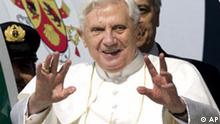 El Papa: menos sexo, nada de preservativos y más espiritualidad