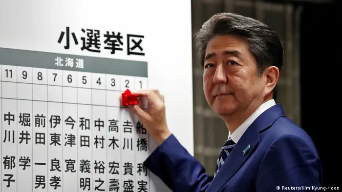 Japan Parlamentswahlen Shinzo Abe