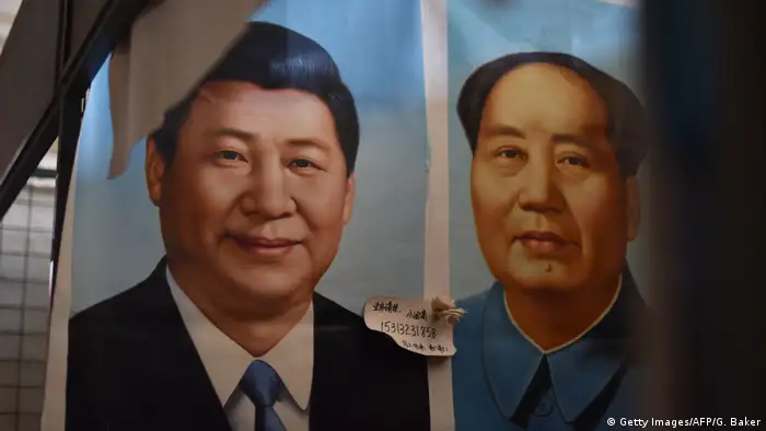 China Symbolbild Xi Jinping und Mao
