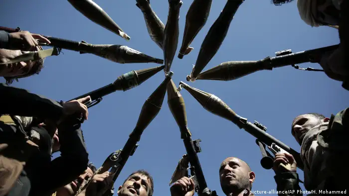 Jemen Rebellen Kämpfer (picture-alliance/AP Photo/H. Mohammed)