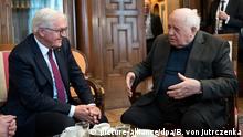 Russland Bundespräsident Frank-Walter Steinmeier mit dem ehemaligen Präsident der Sowjetunion, Michail Gorbatschow