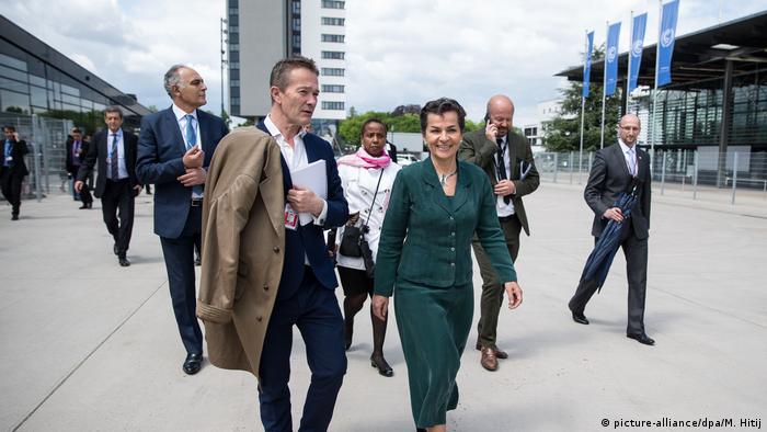 Christiana Figueres and Nick Nuttall in Bonn