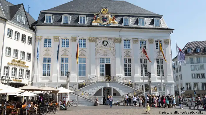 Bonn Altes Rathaus (picture-alliance/dpa/D. Kalker)