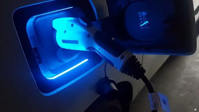 Costa Rica Limpia: auto eléctrico, futuro para el clima.