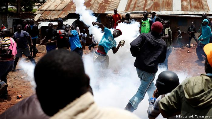 Police face off against protesters in Kenya