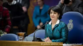 Niederlande Den Haag - Khadija Arib im Parlament