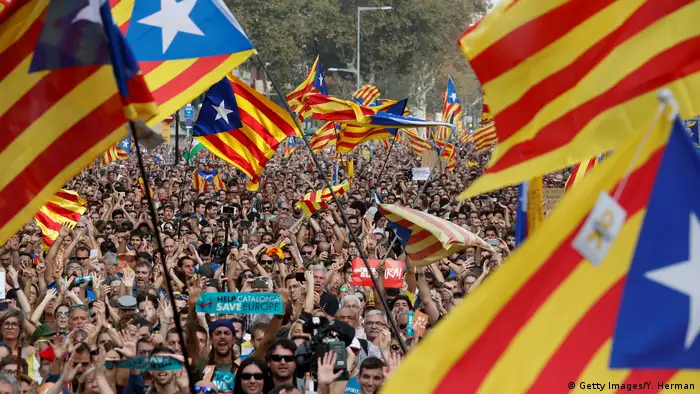 Spanien Barcelona - Befürwörter der Unabhängigkeit vor Katalanischem Regionalparlament