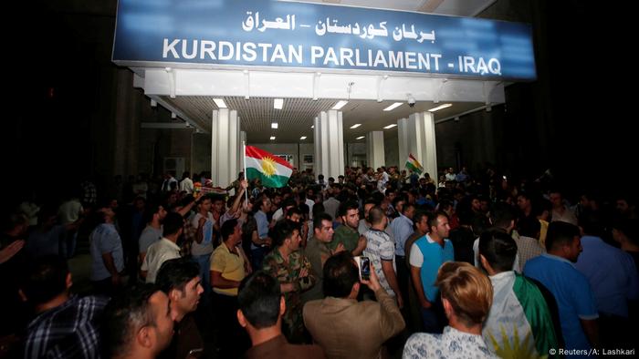 Irak Demonstranten stürmen Kurden-Parlament in Erbil (Reuters/A: Lashkari)
