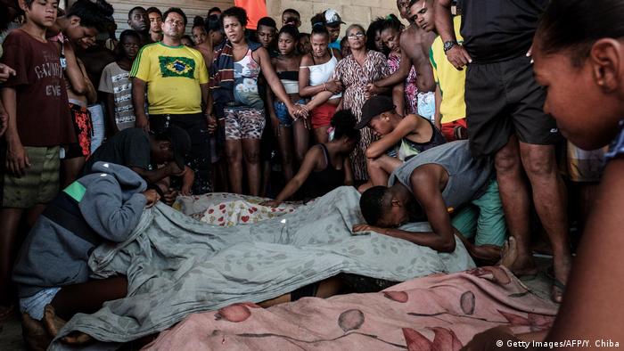 През 2017 в Бразилия са убити близо 64 000 души.