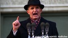 Romanian leader Nicolae Ceausescu addresses the public from the balcony of the Central Committee building in Bucharest, Romania, November 24, 1989. (AP Photo/Diether Endlicher) |
