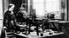 Marie Skłodowska-Curie w laboratorium Marie Skłodowska-Curie w laboratorium